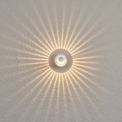 Lucande Væglamper > Aluminiumsfarvet udendørsvæglampe Lennias med LED