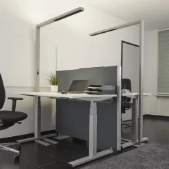 Arcchio Gulvlamper > LED-gulvlampe til kontor Jolinda, sølv, 4.000 K, sensor