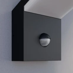 Væglampe Med Sensor|Væglamper ^ Arcchio udendørs LED-væglampe Yolena, sensor, antracit, aluminium