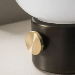 Bordlamper ^ Audo Copenhagen Audo JWDA bordlampe, bruneret messing