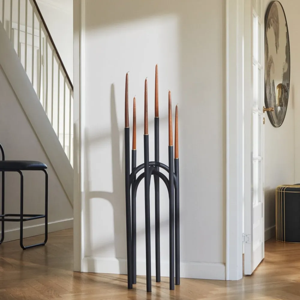 AYTM Møbel Og Interiør > Angui lysestage, sort, højde 92 cm, jern