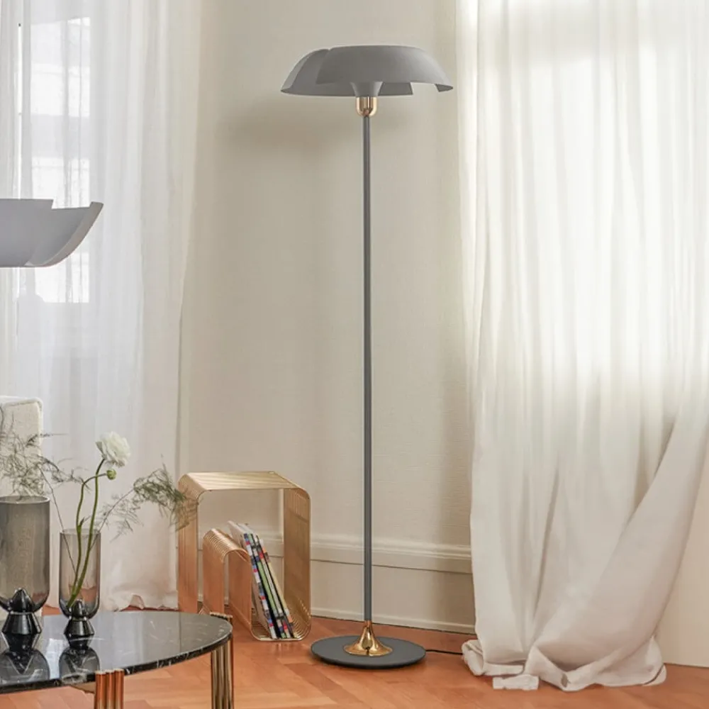 Gulvlamper ^ AYTM Cycnus gulvlampe, taupe, jern, højde 160 cm, E27