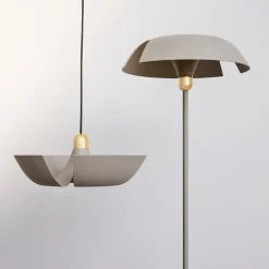 Gulvlamper ^ AYTM Cycnus gulvlampe, taupe, jern, højde 160 cm, E27