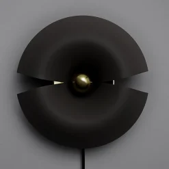 Væglamper ^ AYTM Cycnus væglampe, sort, Ø 30 cm, stik, aluminium, E27