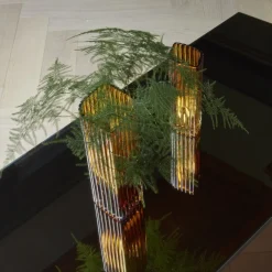 AYTM Møbel Og Interiør > Folium-vase, højde 20 cm, ravfarvet, glas