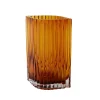 Møbel Og Interiør ^ AYTM Folium-vase, højde 25 cm, ravfarvet, glas