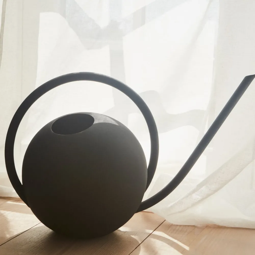 AYTM Møbel Og Interiør > Globe vandkande, sort, længde 55,3 cm, aluminium