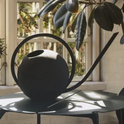 AYTM Møbel Og Interiør > Globe vandkande, sort, længde 55,3 cm, aluminium