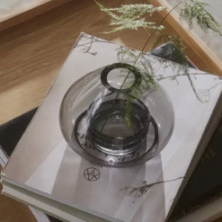 AYTM Møbel Og Interiør > Lygte Uno, vase, røgfarvet grå, Ø 14 cm, højde 11 cm, glas