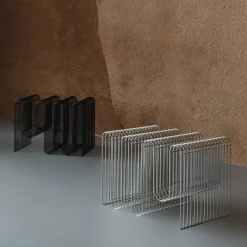 AYTM Møbel Og Interiør > Magasinholder Curva, sølv, bredde 40 cm, stål