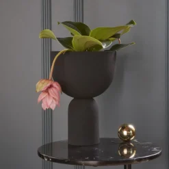 AYTM Møbel Og Interiør > Torus urtepotte, sort, Ø 22 cm, højde 30,6 cm, jern