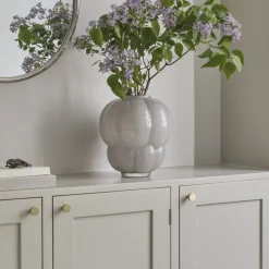 AYTM Møbel Og Interiør > Uva-vase, Ø 32 cm, duegrå, glas, mundblæst