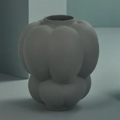 Møbel Og Interiør ^ AYTM Uva-vase, keramik, grøn, Ø 26 cm, drueform