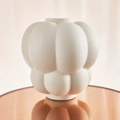 AYTM Møbel Og Interiør > Uva-vase, keramik, hvid, Ø 26 cm, drueform