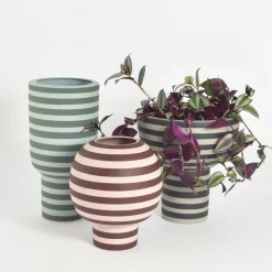 AYTM Møbel Og Interiør > Varia-vase, grøn, Ø 15 cm, højde 30 cm, keramik