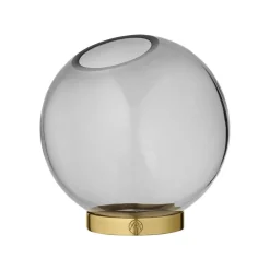 AYTM Møbel Og Interiør > Vase Globe, Ø 17 cm, røggrå / guld, glas, stål