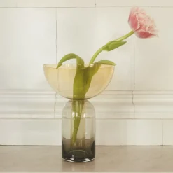 Møbel Og Interiør ^ AYTM Vase Torus, ravfarvet, Ø 25 cm, højde 33 cm, glas