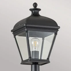 Lygtepæle ^ Elstead Bayview udendørslampe af støbt aluminium