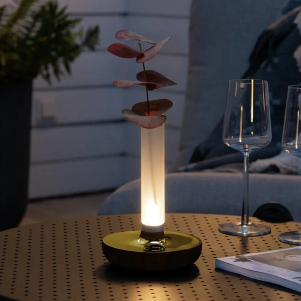 Dekorationsbelysning|Terrassebelysning ^ Konstsmide Biarritz LED-bordlampe, IP54, batteri, CCT, guld