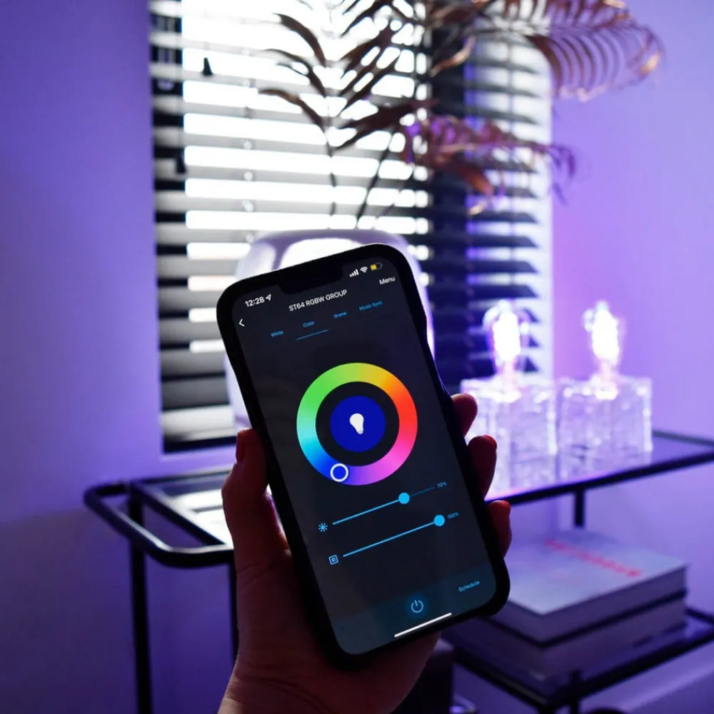Dæmpbar Led-Pære|Filament Pære ^ Calex Smart Rustic E27 ST64 LED 4,9W Filament RGBW