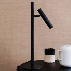 Arbejdsrum/Kontor ^ Dyberg Larsen Carlo 1 LED-bordlampe, 1 lyskilde