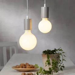Dæmpbar Led-Pære ^ STAR TRADING E27 G95 LED-globepære 7,5 W 3-trins-dæmpning opal
