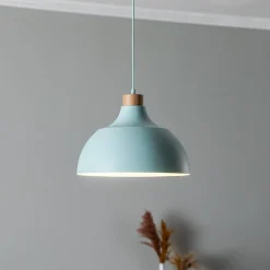 Pendellamper ^ Envostar Kaitt hængelampe, mintgrøn, Ø 34 cm, trædetaljer