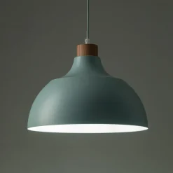 Pendellamper ^ Envostar Kaitt hængelampe, mintgrøn, Ø 34 cm, trædetaljer