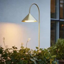 FRANDSEN Udendørs Spot > lampe med jordspyd Grasp, messingfarvet, højde 82 cm