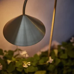 FRANDSEN Udendørs Spot > lampe med jordspyd Grasp, messingfarvet, højde 82 cm