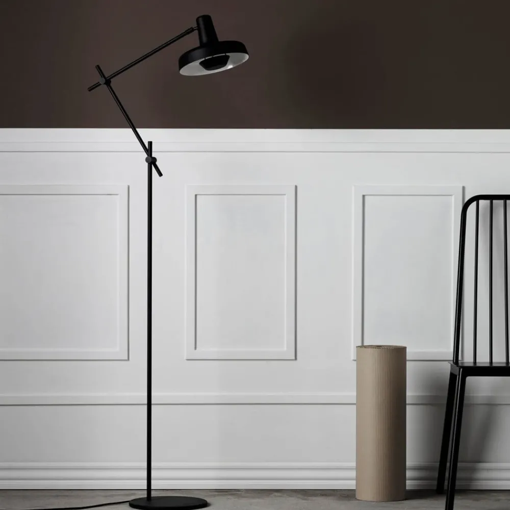 GRUPA Gulvlamper|Gulvlamper > Arigato gulvlampe, tredelt arm, sort