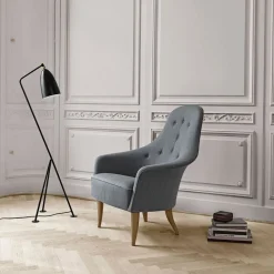 GUBI Gulvlamper > Gräshoppa trefods gulvlampe, sort