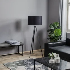 Euluna Gulvlamper|Gulvlamper > Gulvlampe Tago, treben, skærm sort/sølv