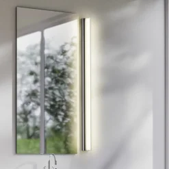 Helestra Væg- Og Spejllamper > LED-spejllampe LOOM 2, længde 90 cm, IP44, CCT