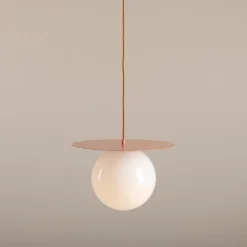 ALDEX Pendellamper > Hængelampe Loop Coral L, korallrød, glaskugle opal, metal