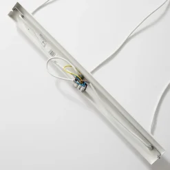 Pendellamper ^ Luminex Hængelampe Noak, hvid/naturtræ, 3 lyskilder lang