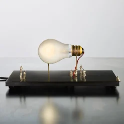 Ingo Maurer Bordlamper > bordlampe I Ricchi Poveri, 10 cm, sort