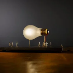 Ingo Maurer Bordlamper > bordlampe I Ricchi Poveri, 10 cm, sort