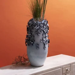 Møbel Og Interiør ^ KARE Butterflies-vase, lyseblå, højde 50 cm, stentøj