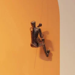 Møbel Og Interiør ^ KARE vægobjekt Climber Rope, polyresin, højde 51 cm, brun