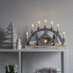 Konstsmide Christmas Vinduesdekoration > Krybbe LED-adventsstage af træ, batteridrift