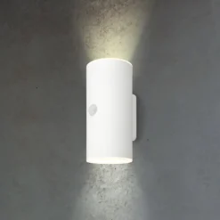 Væglampe Med Sensor|Væglamper ^ Briloner LED-akkudrevet udendørs væglampe, hvid, sensor, op/ned