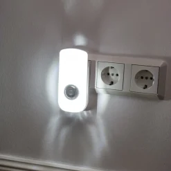 Gang|Væglamper ^ Müller-Licht LED-natlampe Nox med sensor