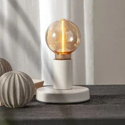Dæmpbar Led-Pære|Filament Pære ^ STAR TRADING LED-pære DecoLED One G80 E27 2 W amber 1.800K 3-trins