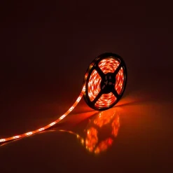 Näve Led Strips > LED-RGB stripe med fjernbetjening, længde 5 meter