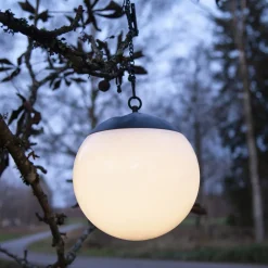 STAR TRADING Udendørs Pendellamper|Solcellelamper > LED solar hængelampe Globus