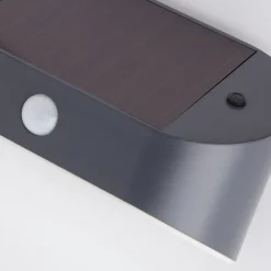 Solcelle Lampe Med Sensor|Væglampe Med Sensor ^ Searchlight LED-solcellelampe til væg 67421BK-PIR, bevægelsessensor