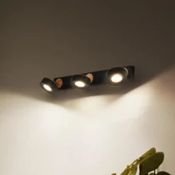 Spotlights ^ LEDVANCE LED-loftspot Pluto, stål, træ, 3-lys, sort