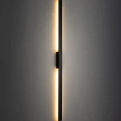 Væglamper ^ Nowodvorski Lighting LED-væglampe Demi L, sort, aluminium, højde 144 cm, IP54