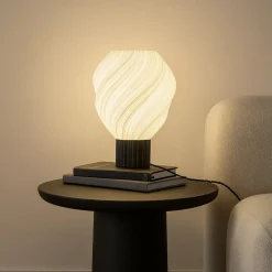 Lindby Bordlamper > bordlampe Nuvia, højde 39,1 cm, hvid, 3D-print